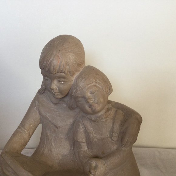 AUSTIN Prod Inc. Statue Figurine Sculpture Mother & Child Reading a Book decor - Picture 2 of 5